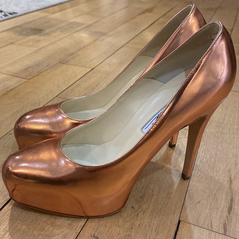 NWT Brian Atwood Maniac Rosegold Pumps Sz 39